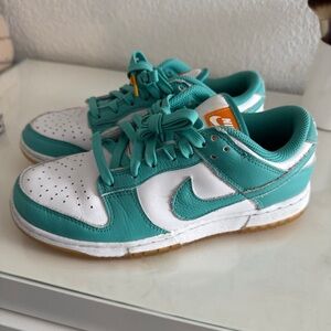Nike teal zeal